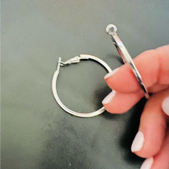 Bundle of 8 Assorted Jewelry Pieces - Picture 7 of 8